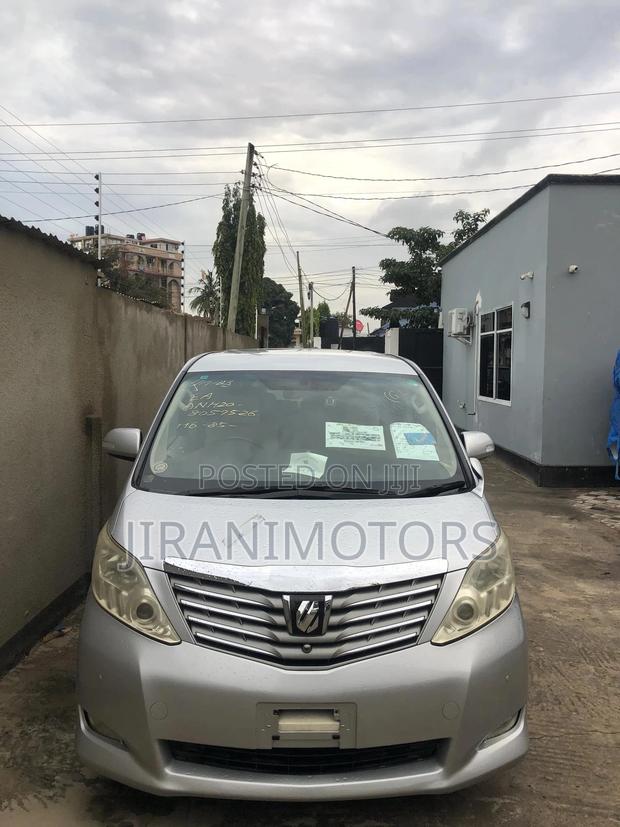 Toyota Alphard 2.4 Petrol AWD 2009 Silver