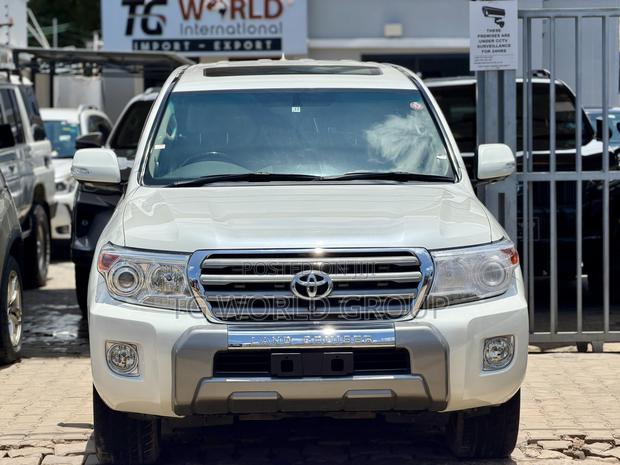 Toyota Land Cruiser 4.6 V8 ZX 2010 White