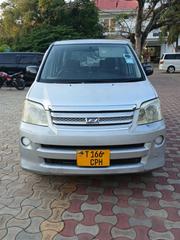 Toyota Noah 2005 Silver for sale