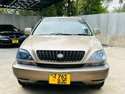 Toyota Harrier 2002 Gold for sale