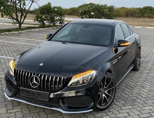 Mercedes-Benz C200 2015 Black