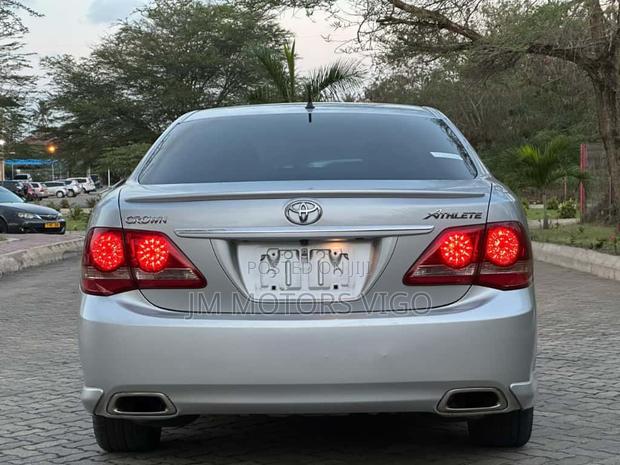 Toyota Crown 2008 Silver