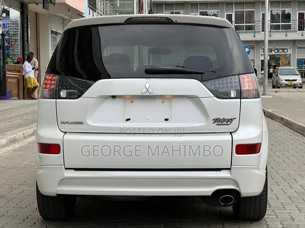 Mitsubishi Outlander 2009 White