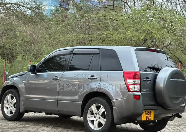 Suzuki Escudo 2006 Gray