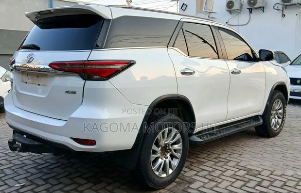 Toyota Fortuner 2021 White