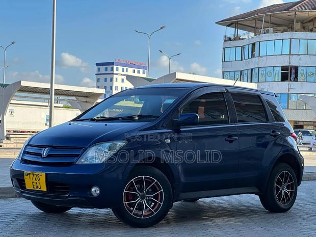 Toyota IST 2004 Blue