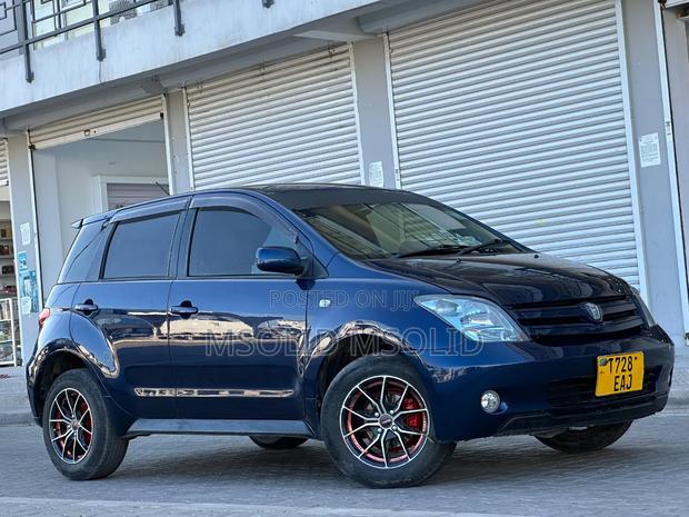 Toyota IST 2004 Blue