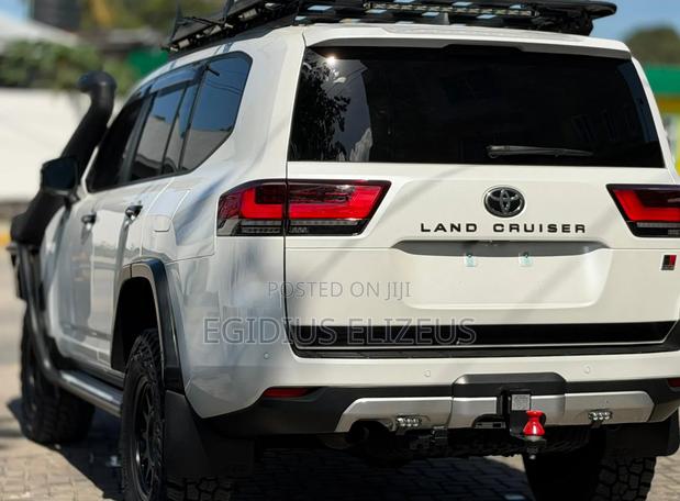 New Toyota Land Cruiser 2024 White