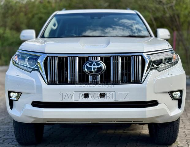 Toyota Land Cruiser 2023 White