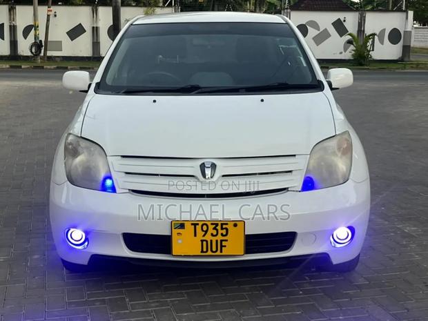 Toyota IST 2005 White