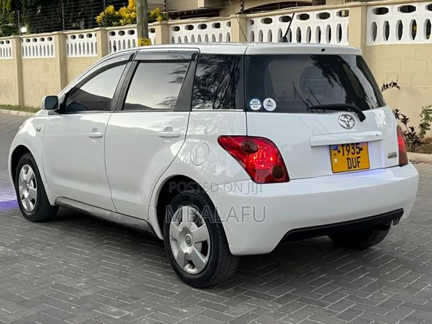 Toyota IST 2005 White
