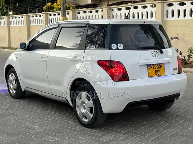 Toyota IST 2005 White