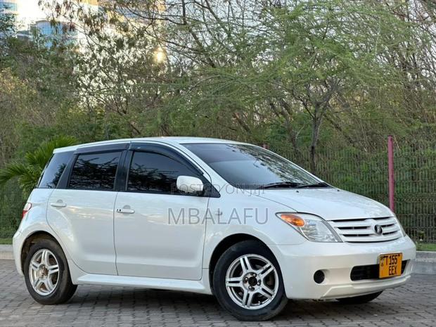 Toyota IST 2006 White