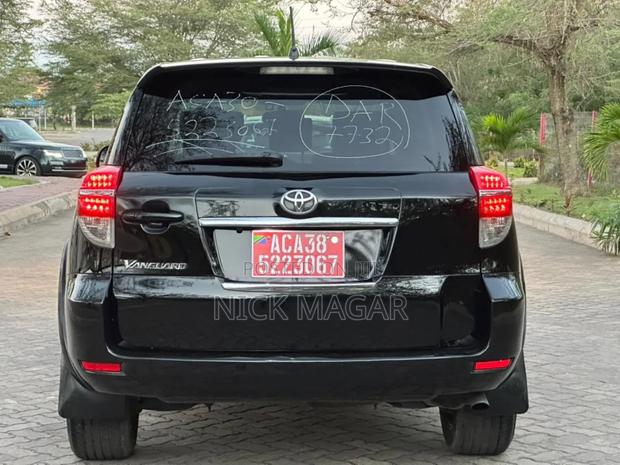 Toyota Vanguard 2012 Black