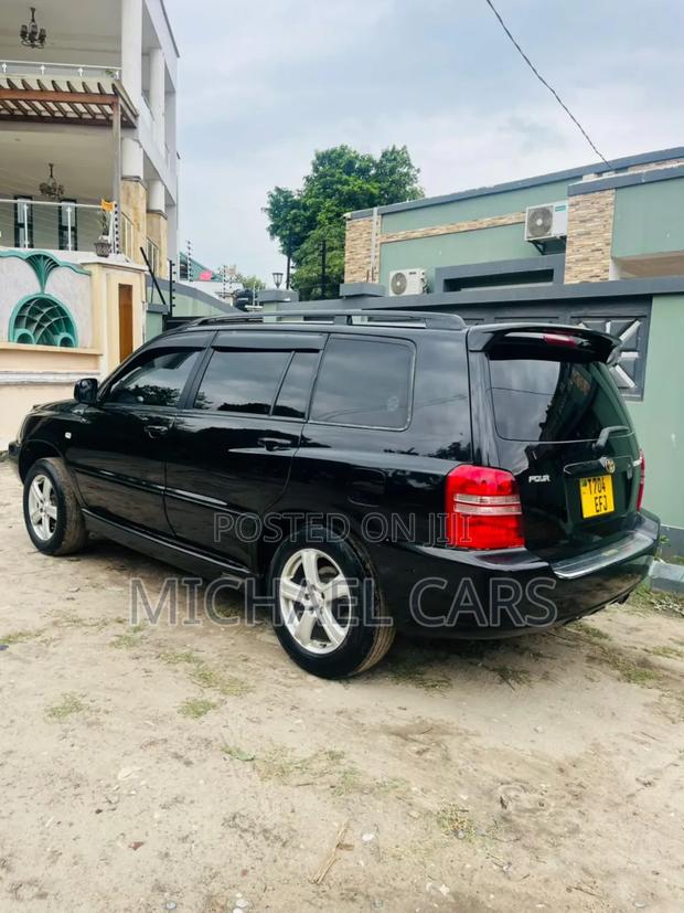 Toyota Kluger 2004 Black