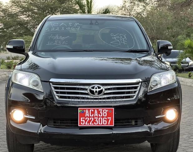 Toyota Vanguard 2012 Black