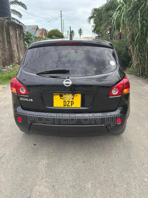 Nissan Dualis 2010 Black