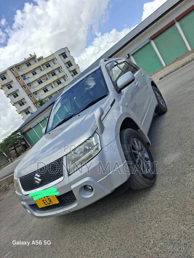 Suzuki Escudo 2008 Silver