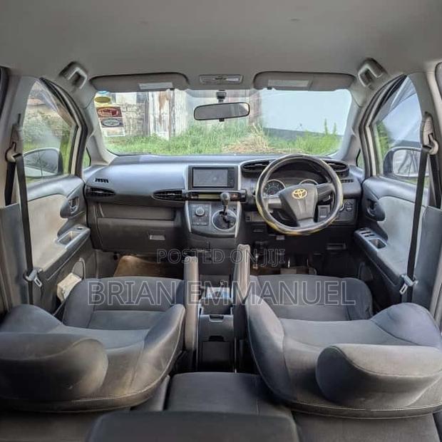 Toyota Wish 2009 White