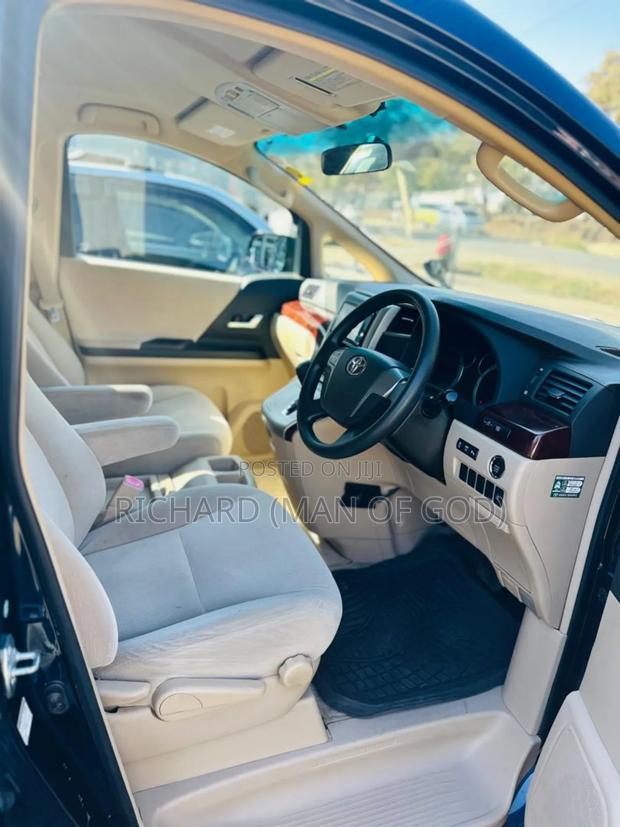 Toyota Alphard 2010 Blue