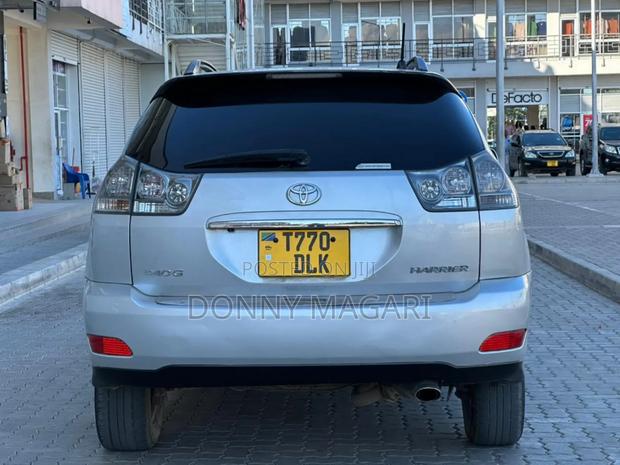 Toyota Harrier 2006 Silver