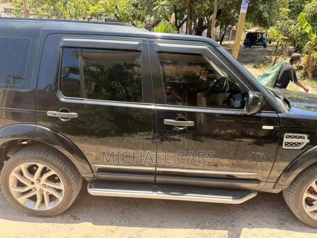 Land Rover Discovery 2010 Black