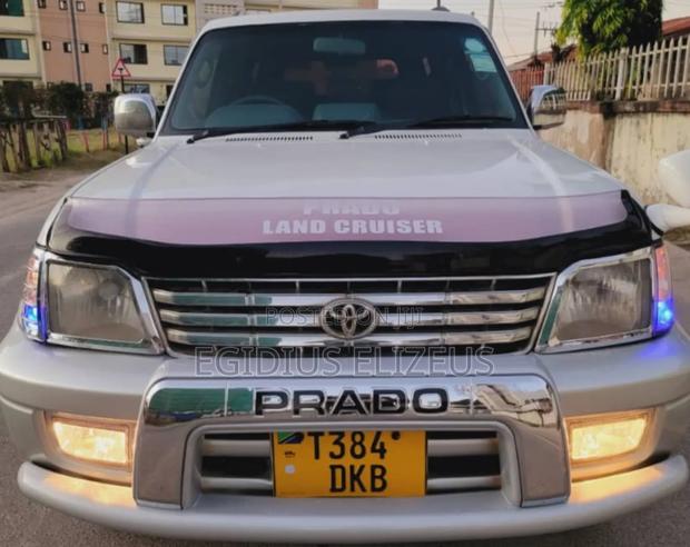 Toyota Land Cruiser Prado 2000 White