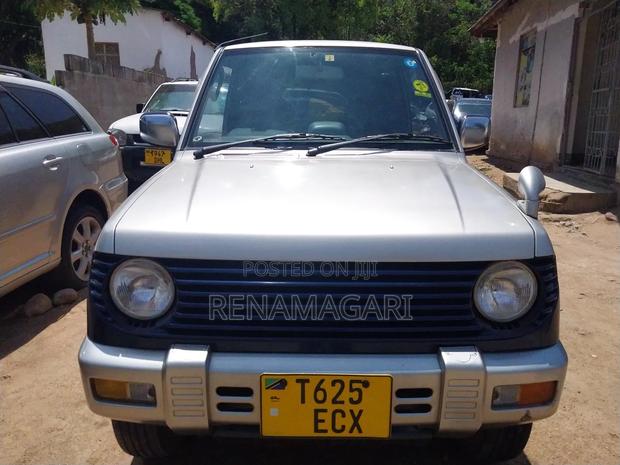 Mitsubishi Pajero Junior 1998 Silver