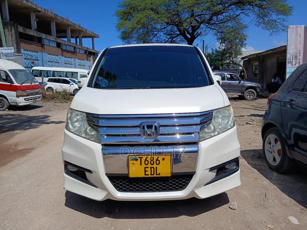 Honda Stepwgn 2010 White