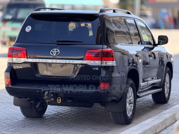 Toyota Land Cruiser 4.5 V8 VXR 2020 Black