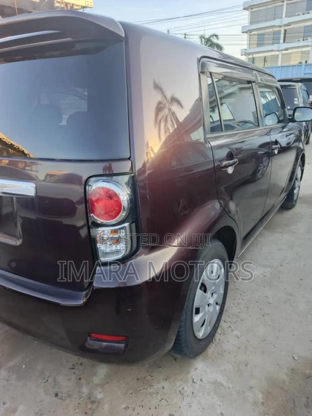 Toyota Corolla Rumion 2010 Maroon