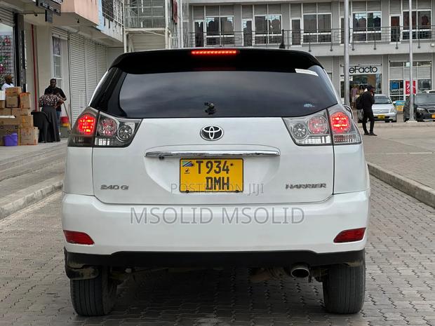 Toyota Harrier 2006 White