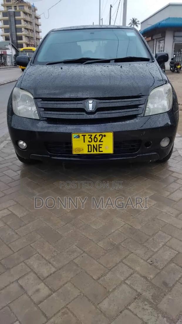 Toyota IST 2005 Black
