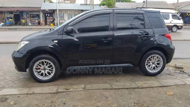 Toyota IST 2005 Black
