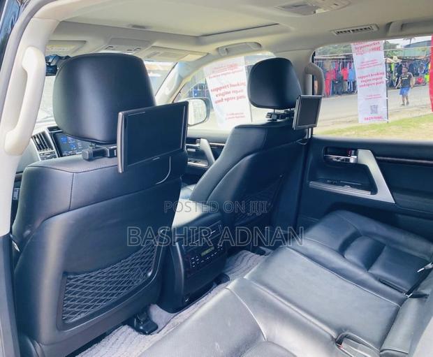 Toyota Land Cruiser 4.6 V8 AX 2014 Black