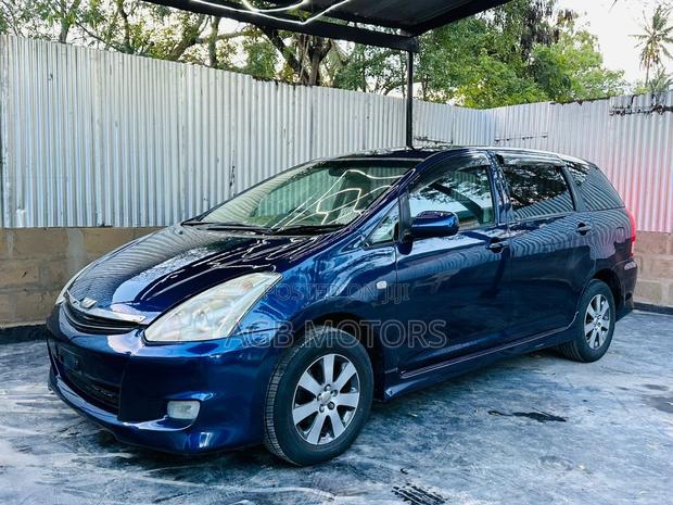 Toyota Wish 2005 Blue