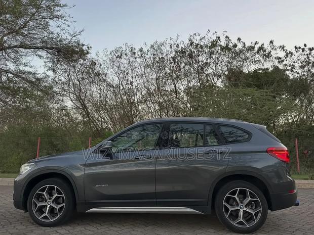 BMW X1 xDrive28i AWD 2016 Gray