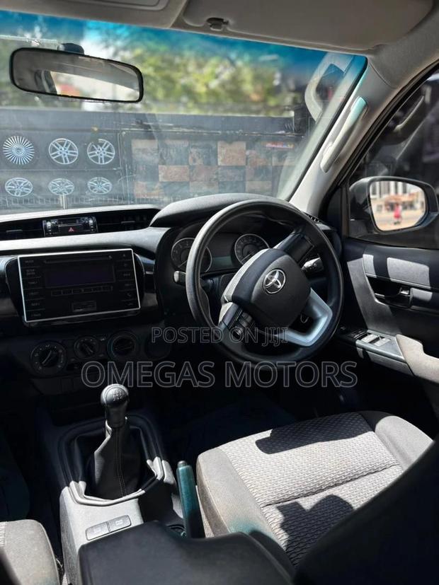 Toyota Hilux 2017 White
