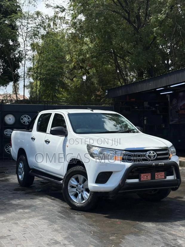 Toyota Hilux 2017 White