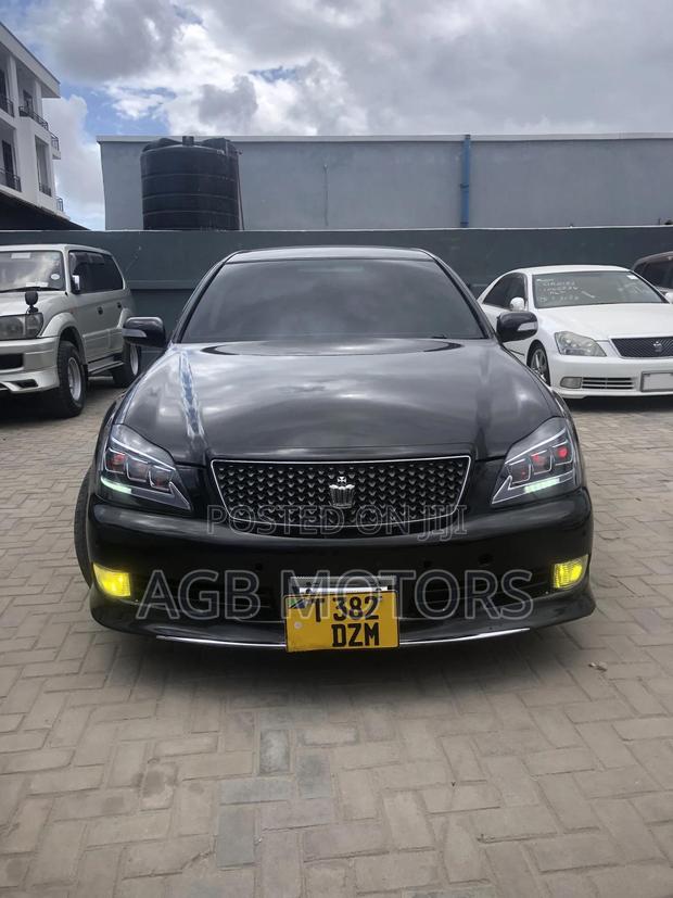 Toyota Crown 2006 Black