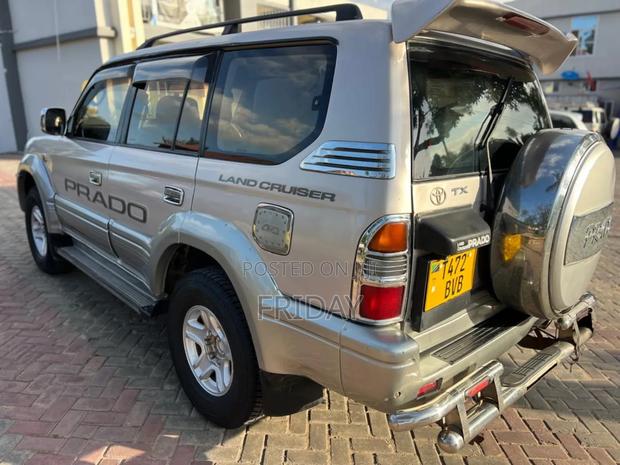 Toyota Land Cruiser Prado 2005 Silver
