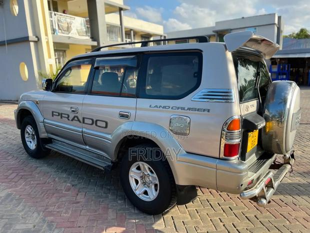 Toyota Land Cruiser Prado 2005 Silver
