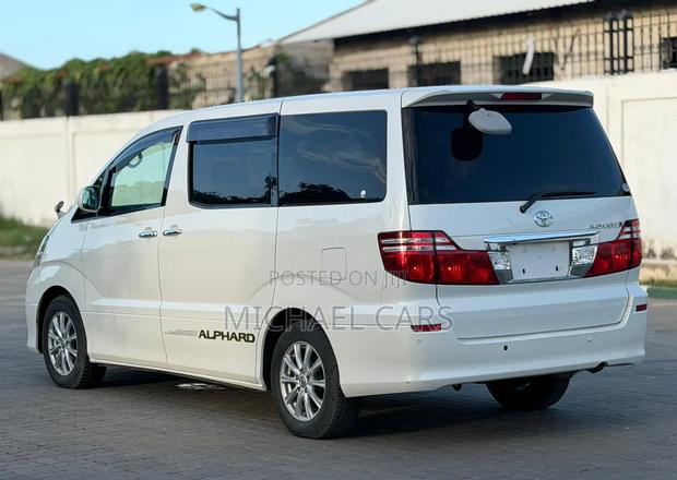 Toyota Alphard 2.4 Petrol AWD 2007 White