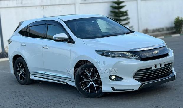 Toyota Harrier 2.0 2015 White