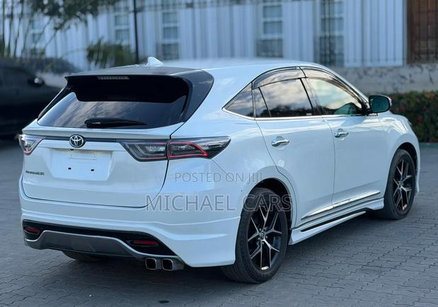 Toyota Harrier 2.0 2015 White