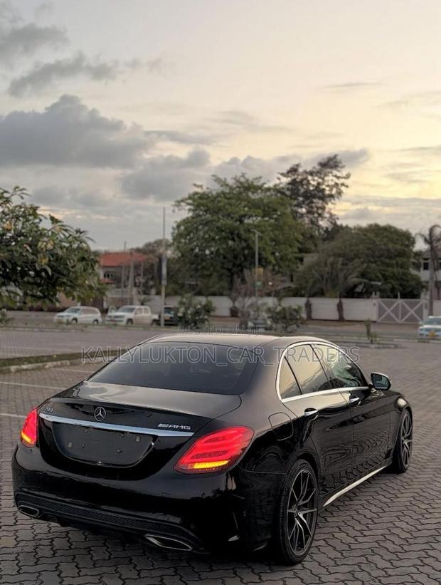 Mercedes-Benz C200 2015 Black