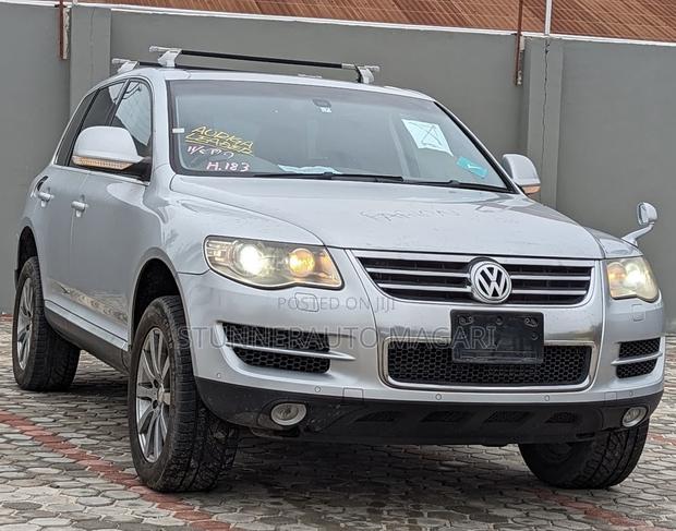 Volkswagen Touareg 2010 Silver