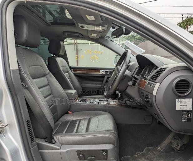 Volkswagen Touareg 2010 Silver