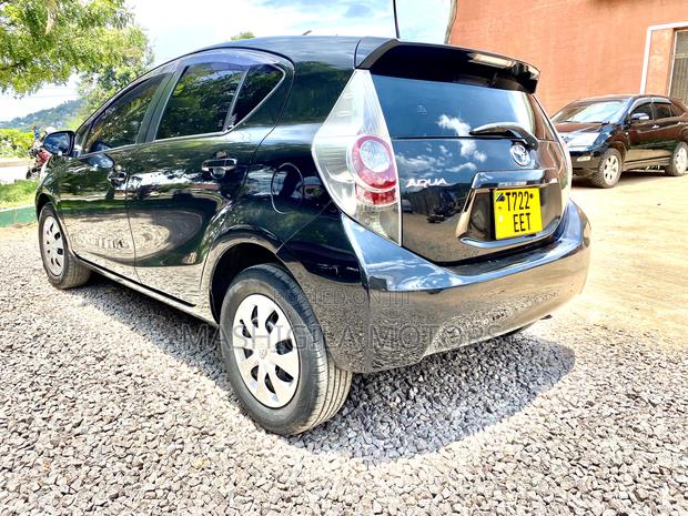 Toyota Aqua 2011 Black