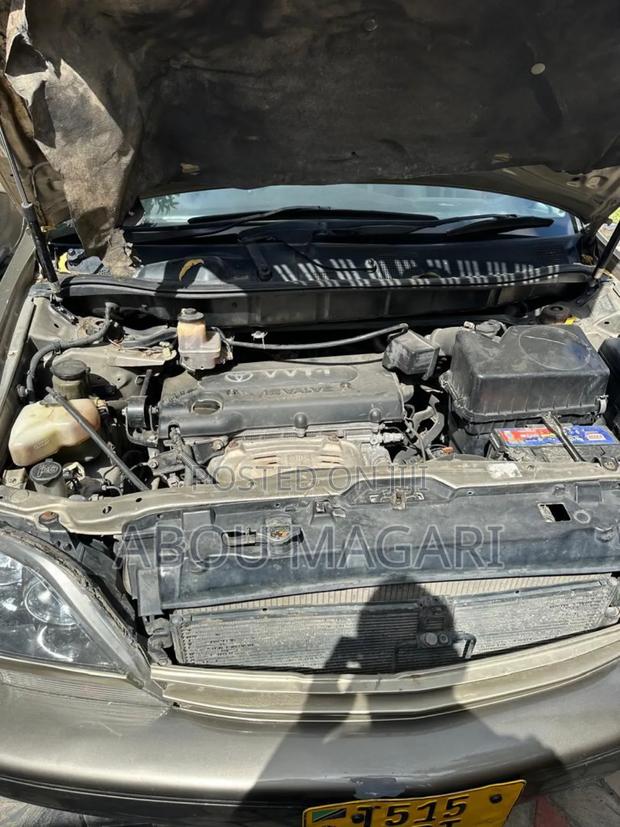 Toyota Harrier 2006 Gold